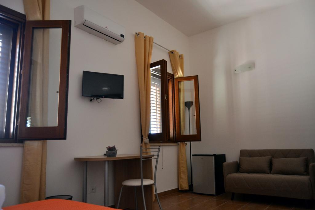 Hotel Palazzo Graziano à Terrasini Extérieur photo