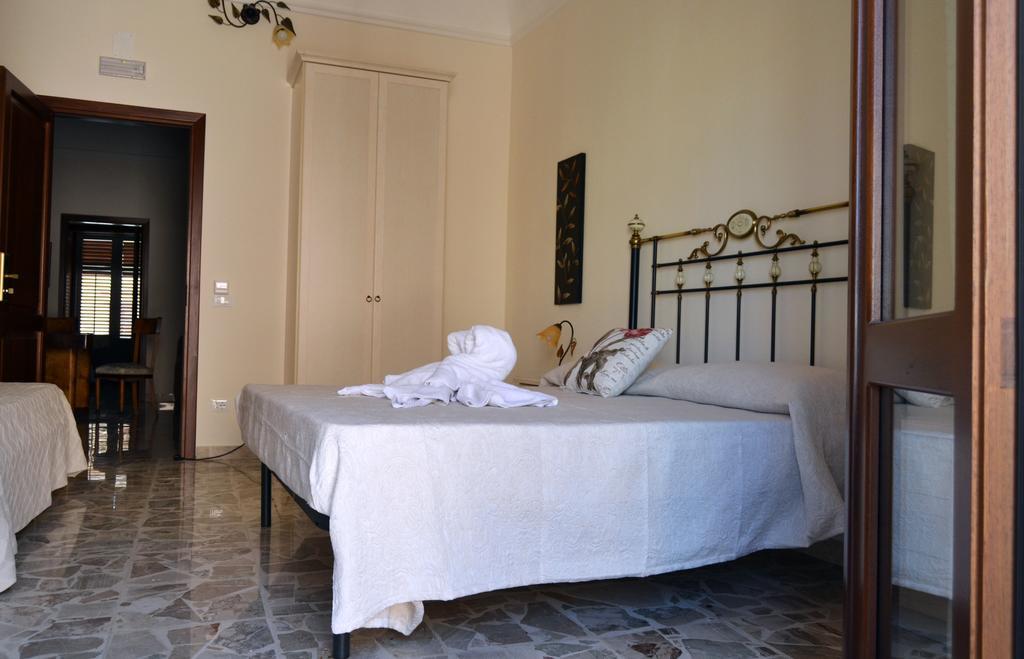 Hotel Palazzo Graziano à Terrasini Extérieur photo
